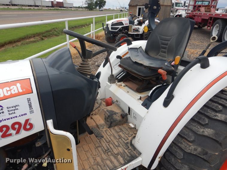 image for item DM6292 Bobcat CT225  MFWD tractor