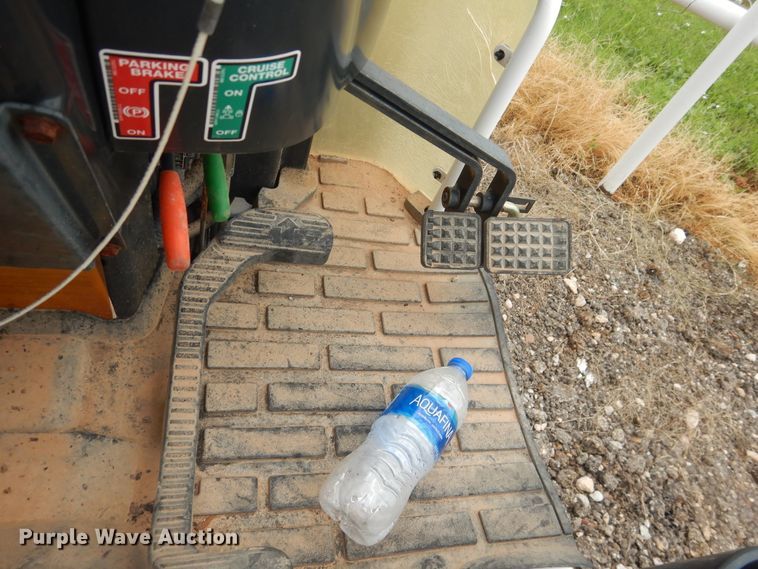 image for item DM6292 Bobcat CT225  MFWD tractor