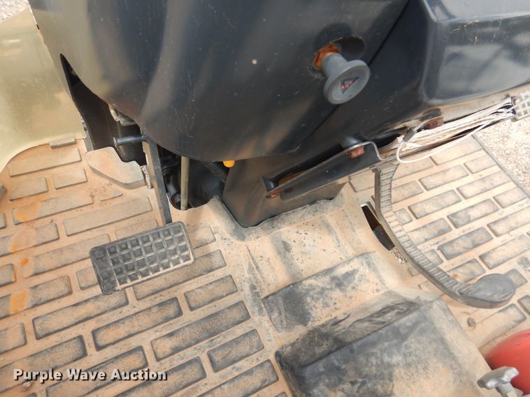 image for item DM6293 Bobcat CT225  MFWD tractor