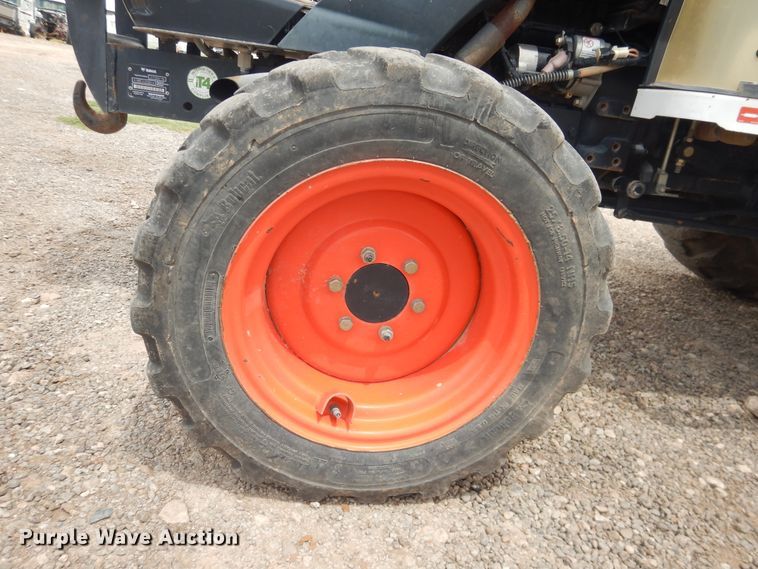 image for item DM6293 Bobcat CT225  MFWD tractor