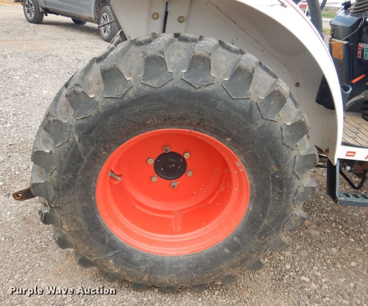 image for item DM6293 Bobcat CT225  MFWD tractor