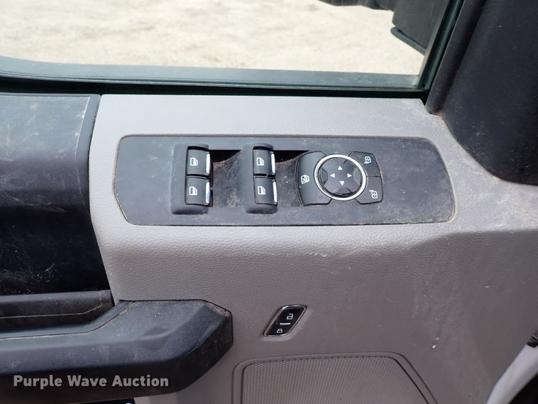 image for item DN1778 2017 Ford F250 Super Duty XL  Crew Cab pickup truck