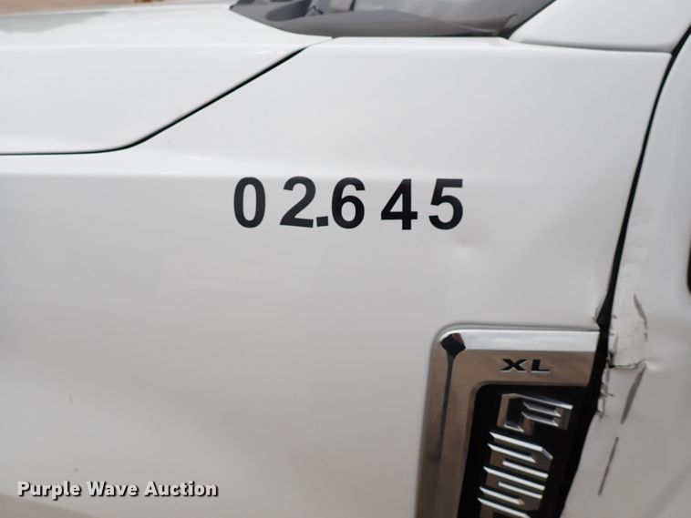 image for item DN1778 2017 Ford F250 Super Duty XL  Crew Cab pickup truck