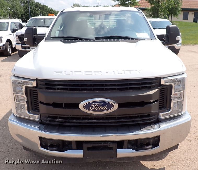 image for item DN1802 2017 Ford F250  Super Duty XL  Crew Cab pickup truck