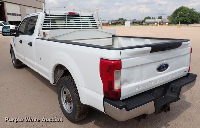 image for item DN1802 2017 Ford F250  Super Duty XL  Crew Cab pickup truck