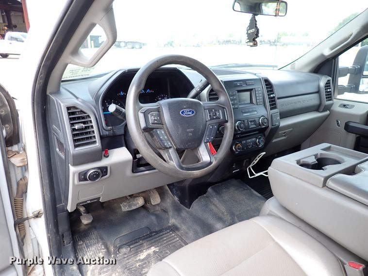 image for item DN1802 2017 Ford F250  Super Duty XL  Crew Cab pickup truck