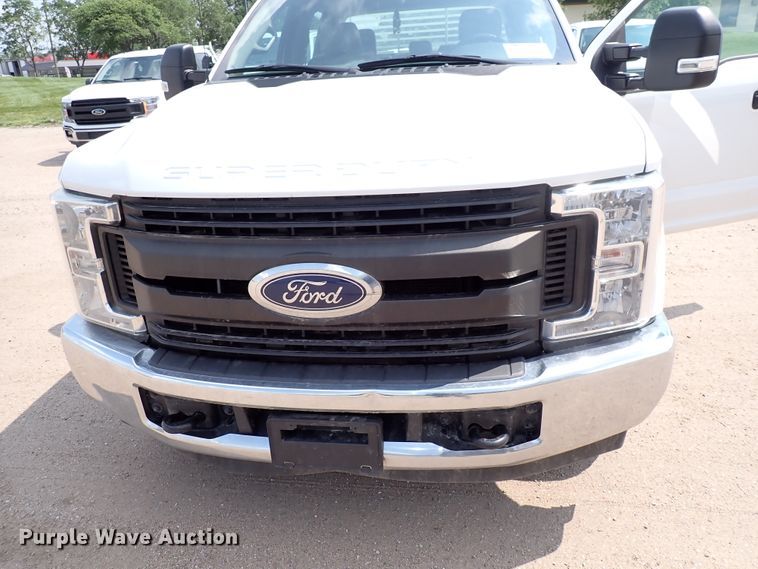 image for item DN1802 2017 Ford F250  Super Duty XL  Crew Cab pickup truck