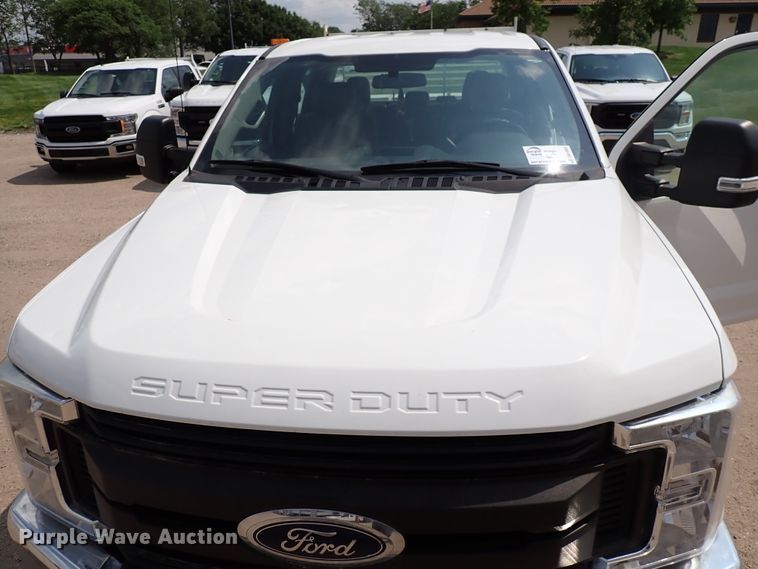 image for item DN1802 2017 Ford F250  Super Duty XL  Crew Cab pickup truck