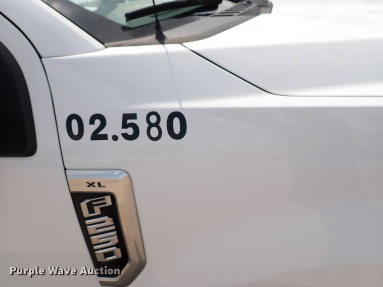 image for item DN1802 2017 Ford F250  Super Duty XL  Crew Cab pickup truck