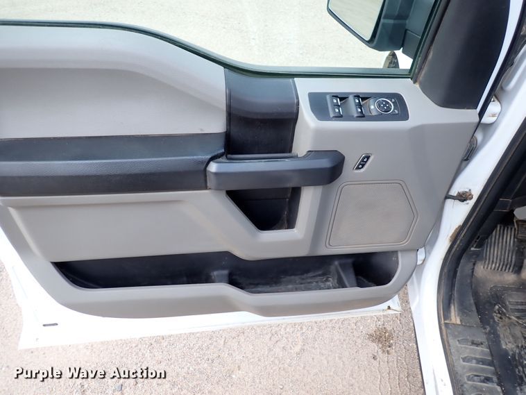 image for item DN1805 2017 Ford F150 XL  SuperCrew pickup truck