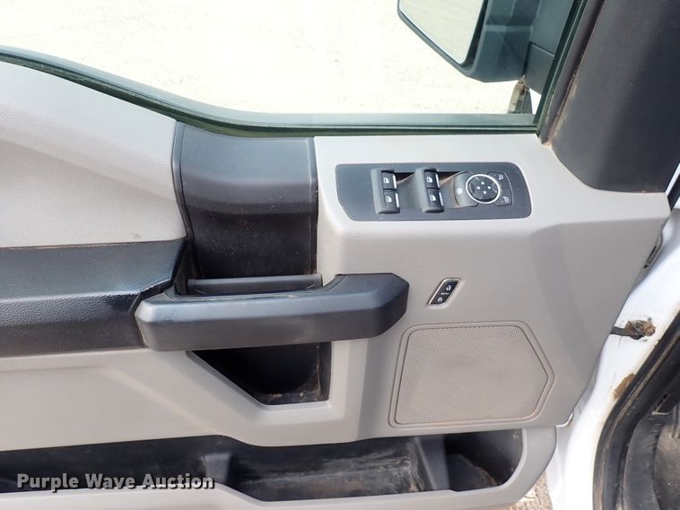 image for item DN1805 2017 Ford F150 XL  SuperCrew pickup truck