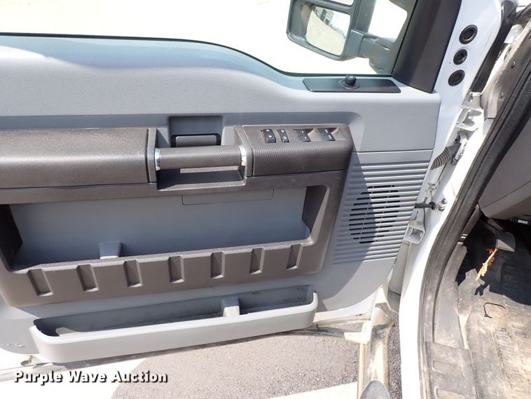 image for item DN1807 2016 Ford F250  Super Duty XL  Crew Cab pickup truck