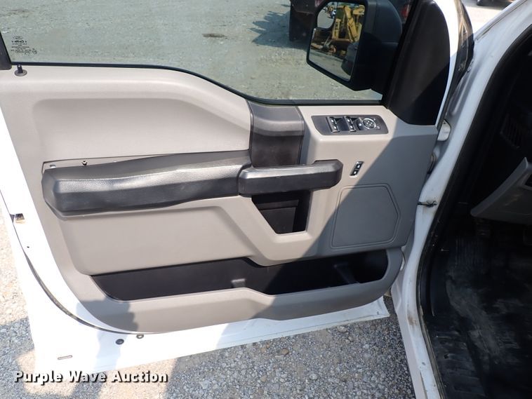 image for item DN1809 2016 Ford F150 XL  SuperCrew pickup truck