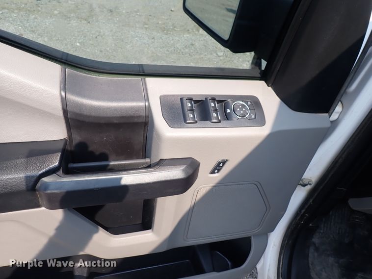 image for item DN1809 2016 Ford F150 XL  SuperCrew pickup truck