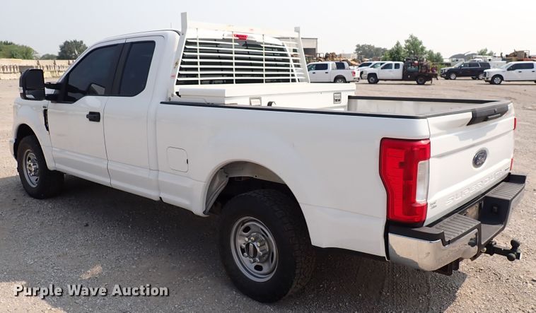 image for item DN1822 2017 Ford F250 Super Duty XL  SuperCab pickup truck