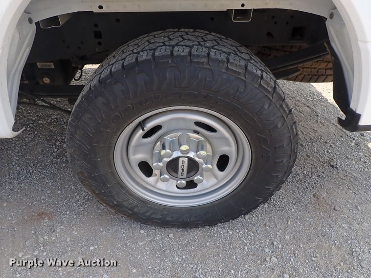 image for item DN1822 2017 Ford F250 Super Duty XL  SuperCab pickup truck