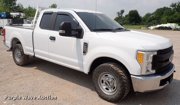 image for item DN1823 2017 Ford F250 Super Duty XL  SuperCab pickup truck