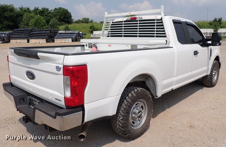 image for item DN1823 2017 Ford F250 Super Duty XL  SuperCab pickup truck