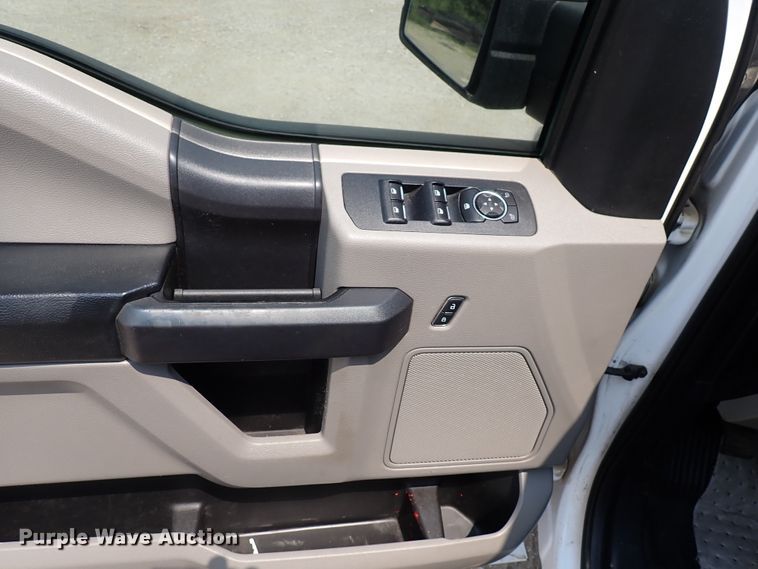 image for item DN1830 2016 Ford F150 XL  SuperCrew pickup truck