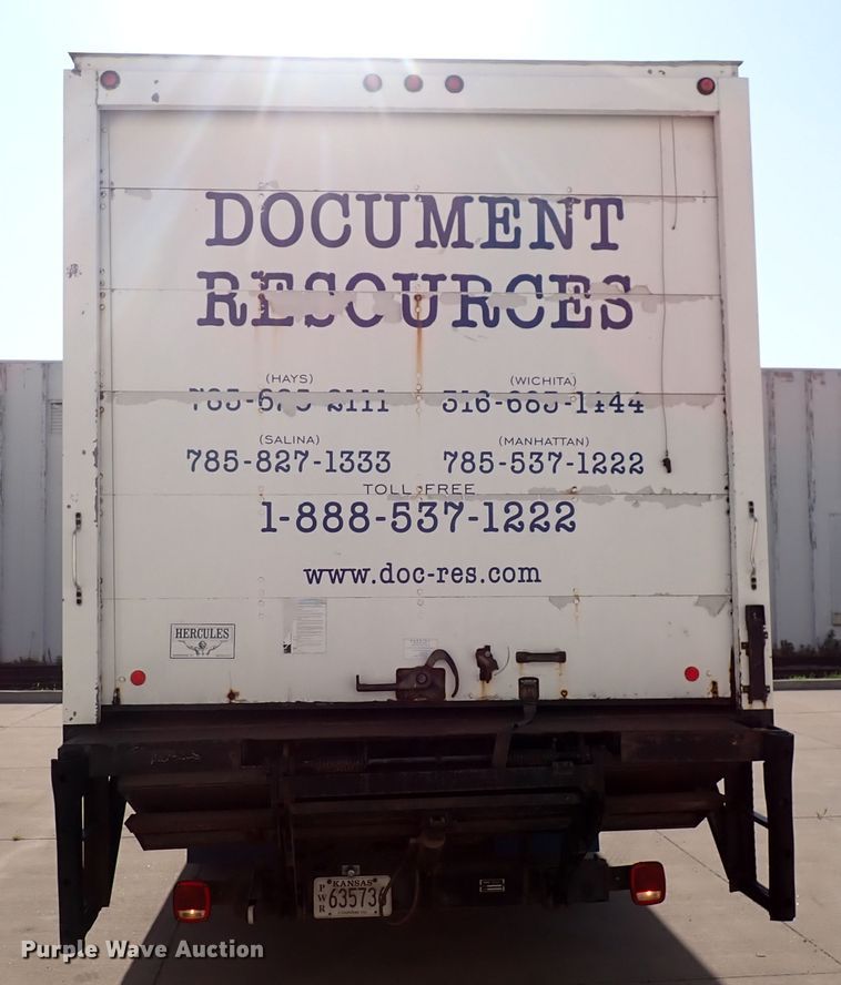 image for item DN1860 2004 Kenworth T300  box truck