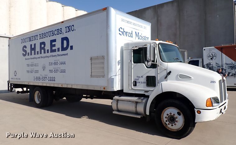 image for item DN1860 2004 Kenworth T300  box truck