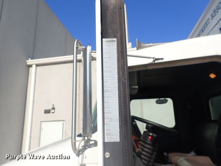 image for item DN1860 2004 Kenworth T300  box truck