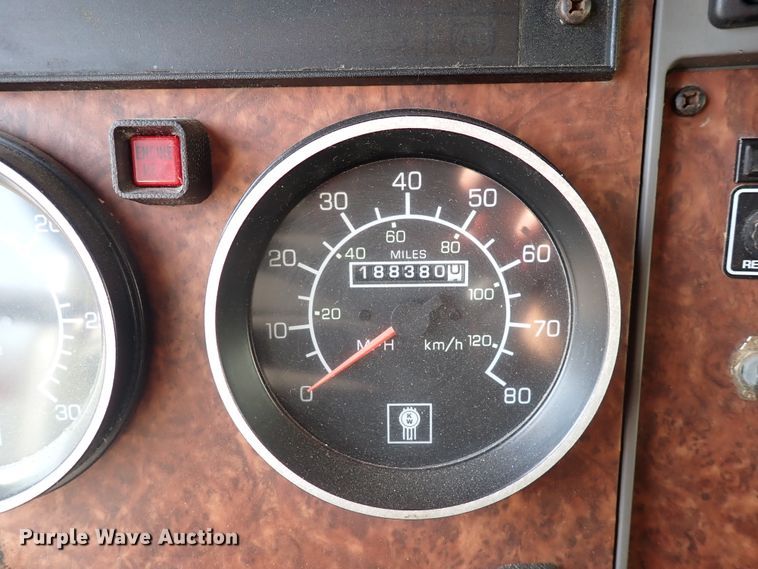 image for item DN1860 2004 Kenworth T300  box truck