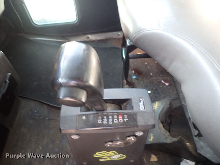 image for item DN1860 2004 Kenworth T300  box truck