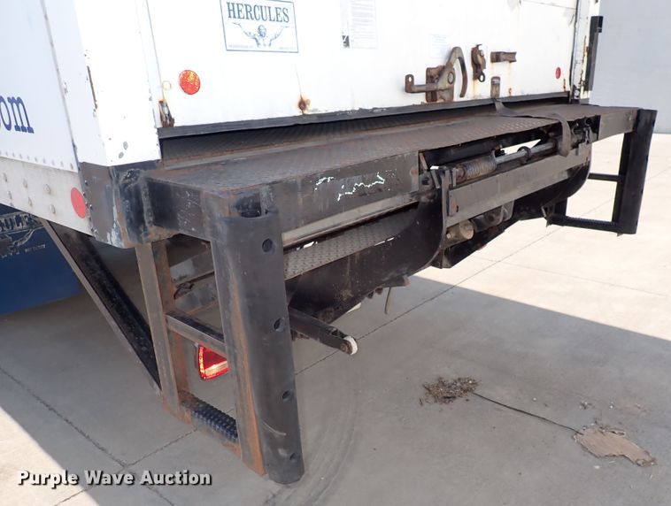 image for item DN1860 2004 Kenworth T300  box truck