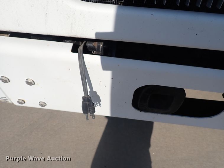 image for item DN1860 2004 Kenworth T300  box truck