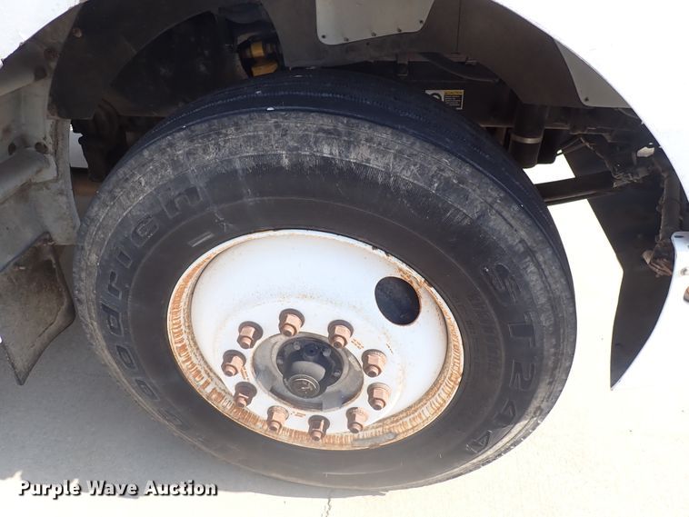 image for item DN1860 2004 Kenworth T300  box truck