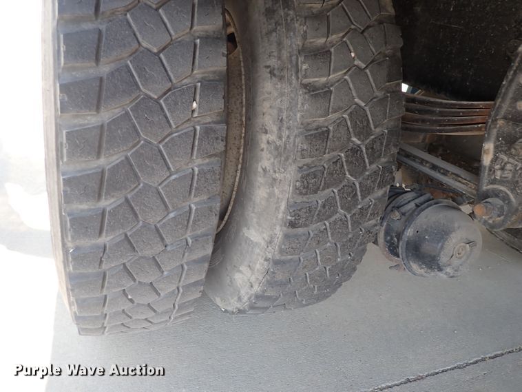 image for item DN1860 2004 Kenworth T300  box truck