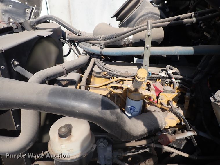 image for item DN1860 2004 Kenworth T300  box truck