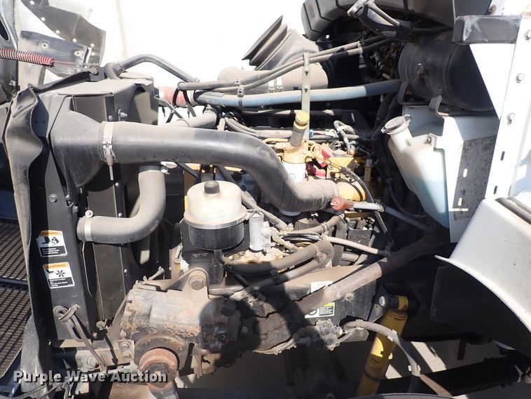 image for item DN1860 2004 Kenworth T300  box truck