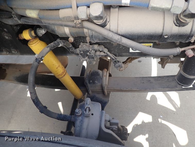 image for item DN1860 2004 Kenworth T300  box truck