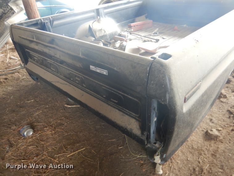 image for item FI9146 Pickup truck bed