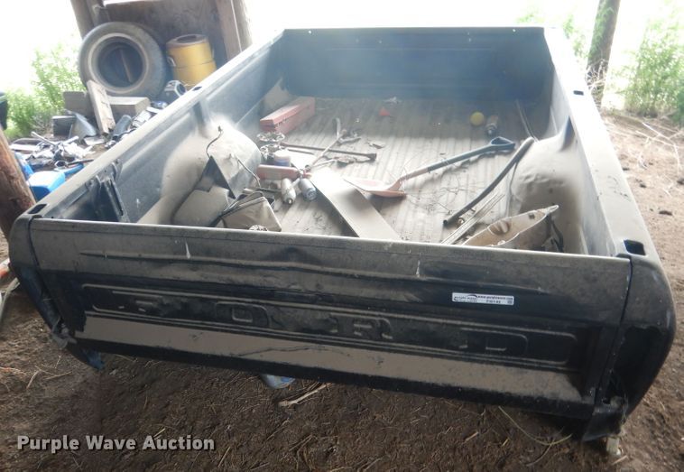 image for item FI9146 Pickup truck bed
