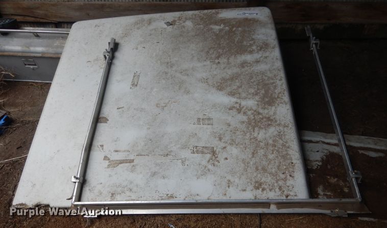 image for item FI9147 Pickup bed cover