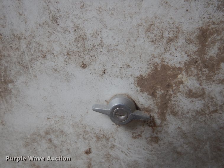 image for item FI9147 Pickup bed cover