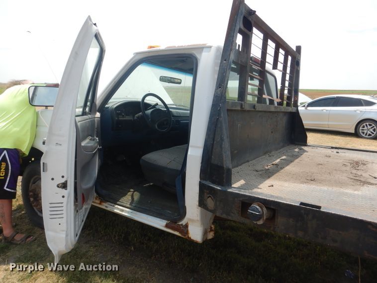 image for item FI9148 1997 Ford F350  tow truck