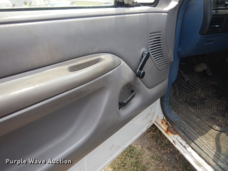 image for item FI9148 1997 Ford F350  tow truck