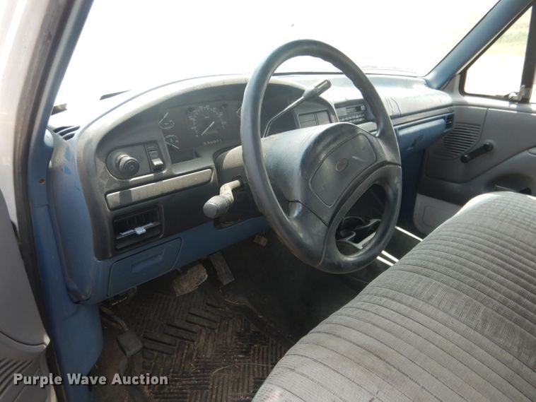 image for item FI9148 1997 Ford F350  tow truck