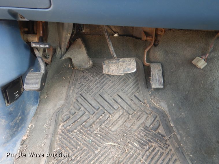 image for item FI9148 1997 Ford F350  tow truck