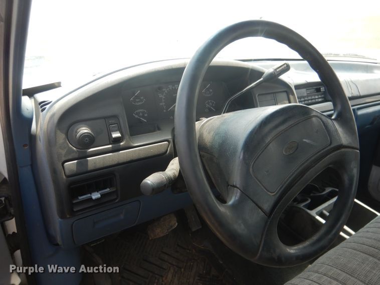 image for item FI9148 1997 Ford F350  tow truck