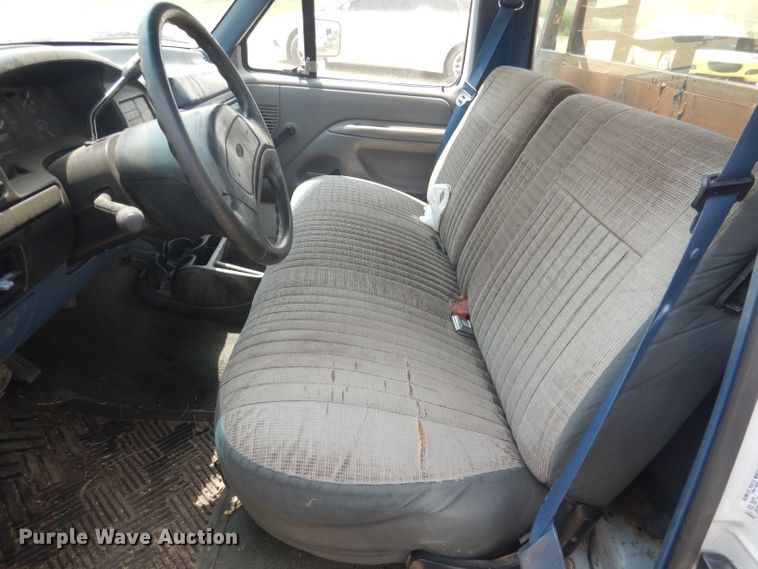 image for item FI9148 1997 Ford F350  tow truck