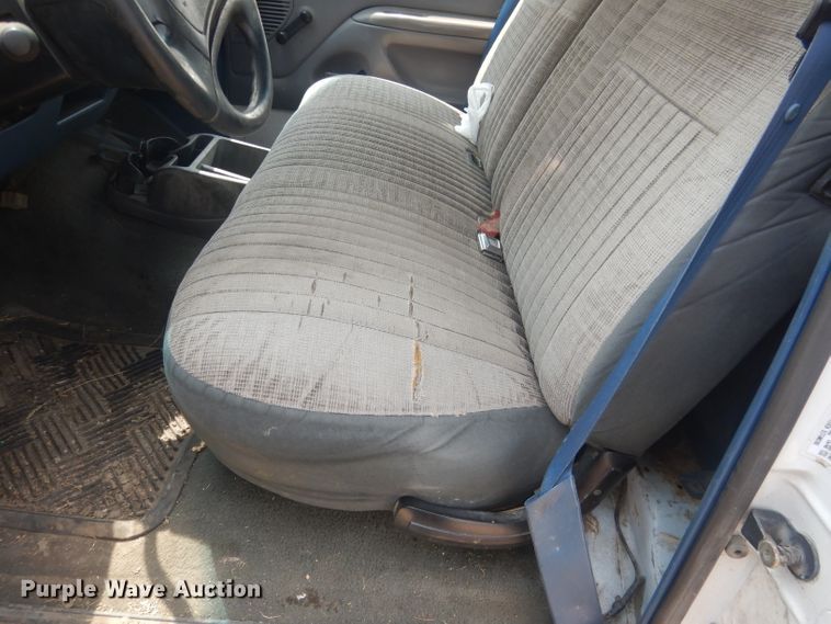 image for item FI9148 1997 Ford F350  tow truck