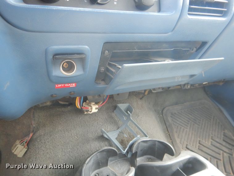 image for item FI9148 1997 Ford F350  tow truck