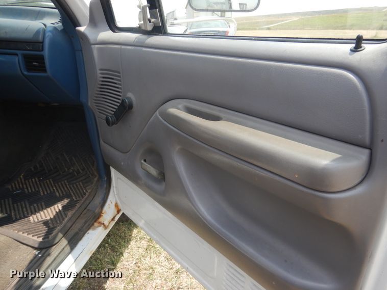 image for item FI9148 1997 Ford F350  tow truck