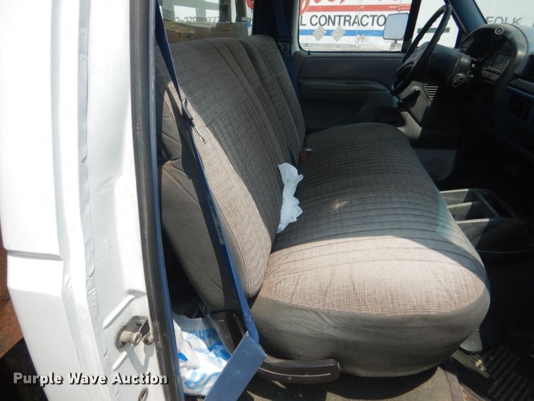 image for item FI9148 1997 Ford F350  tow truck