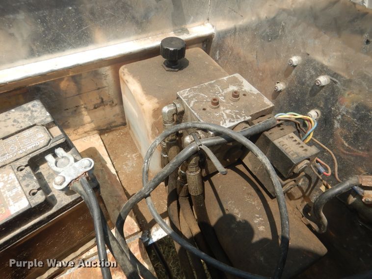 image for item FI9148 1997 Ford F350  tow truck